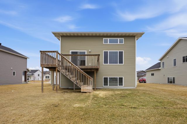 1119 29th Avenue W, West Fargo, ND 58078