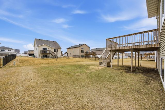 1119 29th Avenue W, West Fargo, ND 58078