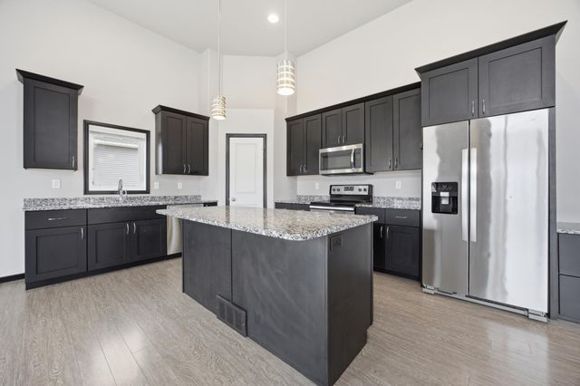 1119 29th Avenue W, West Fargo, ND 58078