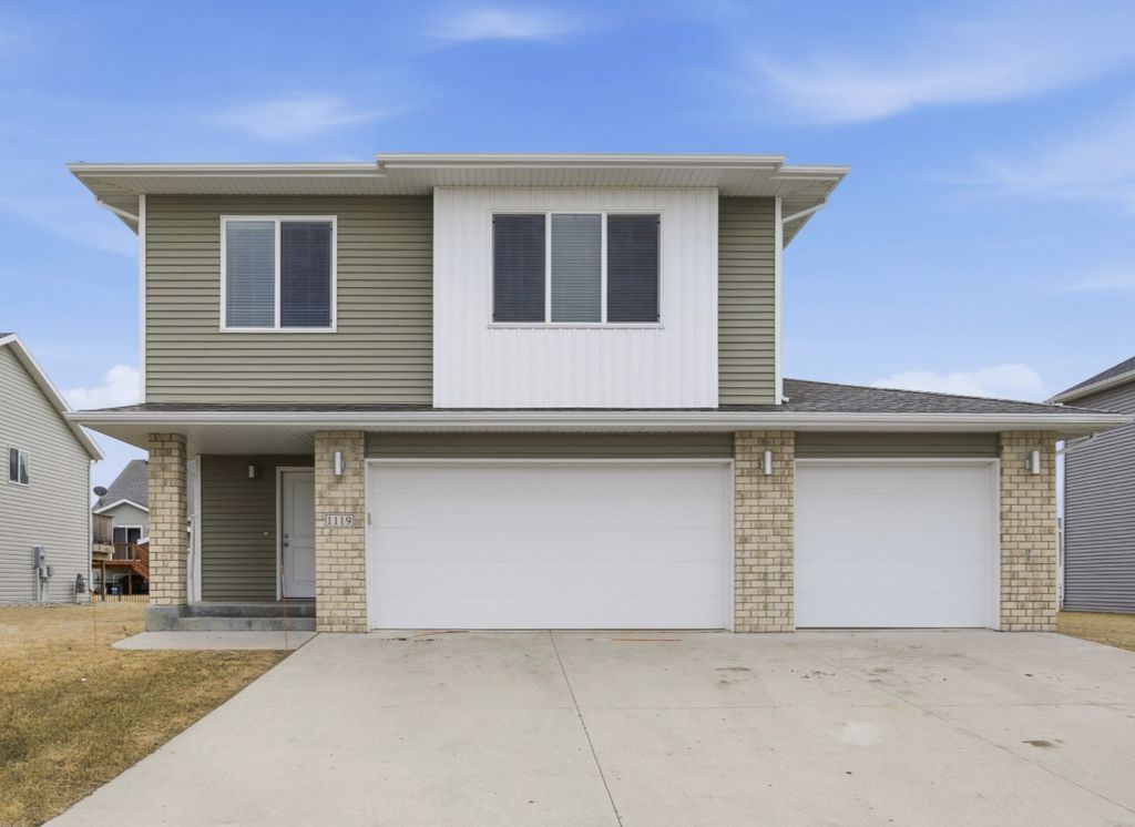 1119 29th Avenue W, West Fargo, ND 58078