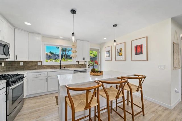 1789 Knapp Drive, Vista, CA 92084