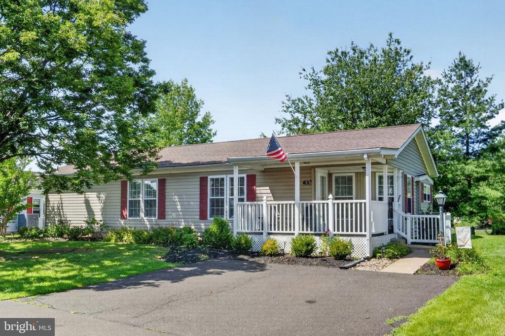 9 AZALEA CT, NEW HOPE, PA 18938 — exterior
