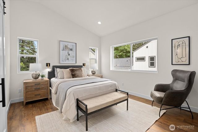 10326 Ashworth Avenue N, Seattle, WA 98133