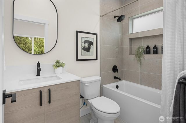 10326 Ashworth Avenue N, Seattle, WA 98133
