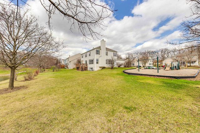 4 Waterton Drive, Streamwood, IL 60107