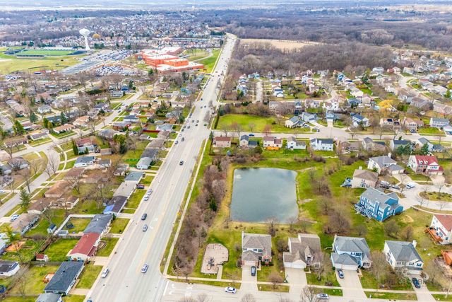 4 Waterton Drive, Streamwood, IL 60107