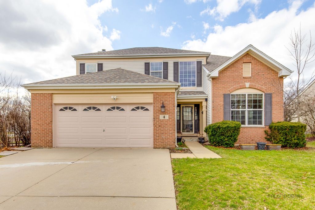 4 Waterton Drive, Streamwood, IL 60107
