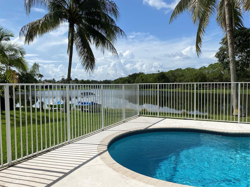 338 Cambridge Drive, Weston, FL 33326