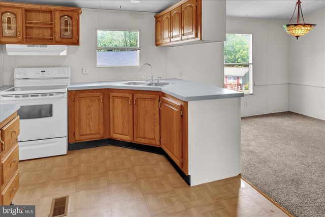 764 WILLOW LN, Gap, PA 17527