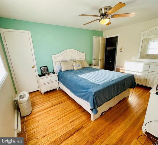 218 HENDRICKSON AVE, Edgewater Park, NJ 08010