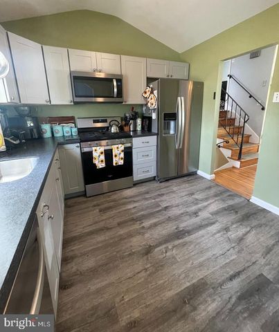 218 HENDRICKSON AVE, Edgewater Park, NJ 08010