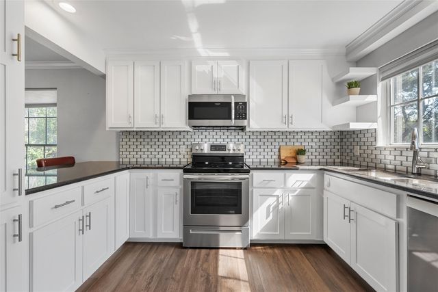 2901 Lake Shore Drive 407, Waco, TX 76708