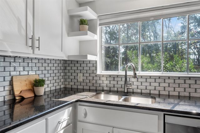 2901 Lake Shore Drive 407, Waco, TX 76708