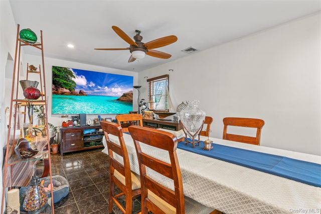 2 Burnett Avenue, Bay Shore, NY 11706