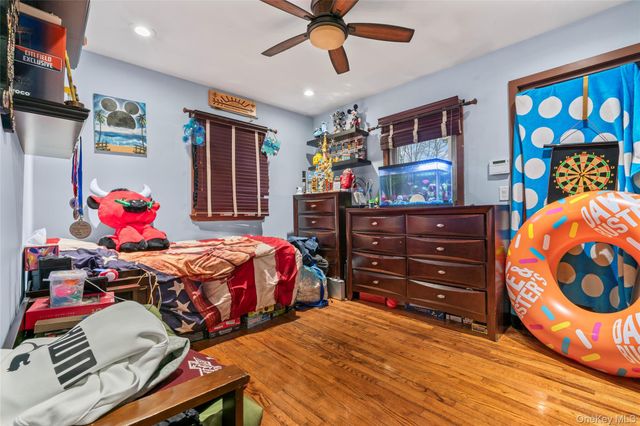 2 Burnett Avenue, Bay Shore, NY 11706