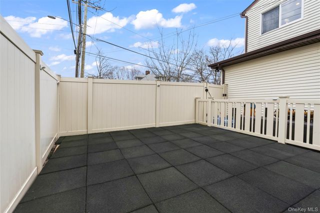 2 Burnett Avenue, Bay Shore, NY 11706