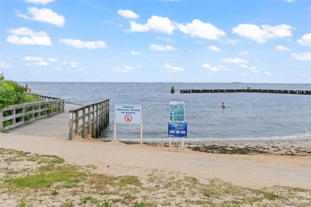 2 Burnett Avenue, Bay Shore, NY 11706