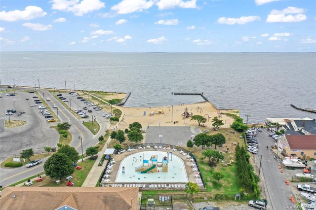 2 Burnett Avenue, Bay Shore, NY 11706