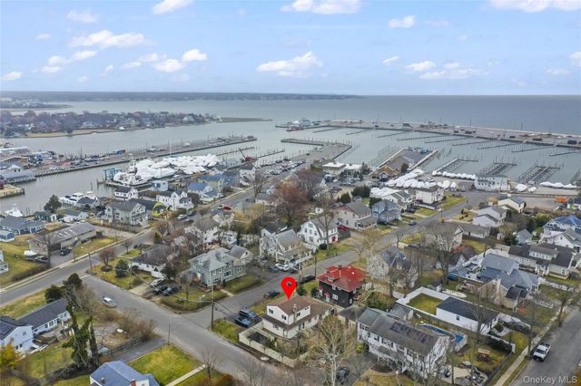 2 Burnett Avenue, Bay Shore, NY 11706