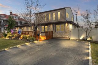 2 Burnett Avenue, Bay Shore, NY 11706
