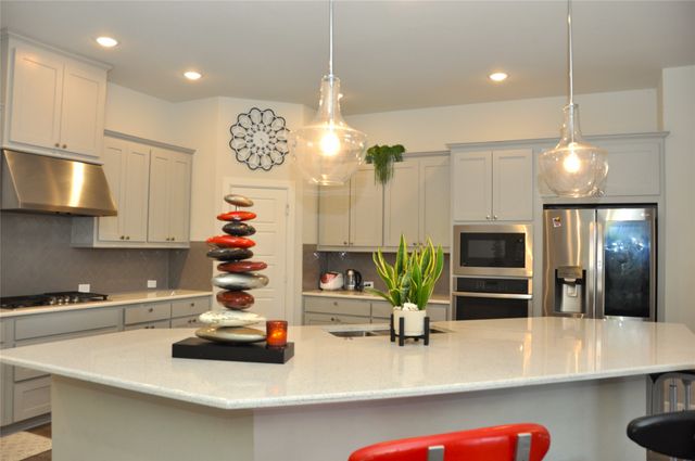 2615 High Bluff Drive, Mansfield, TX 76063