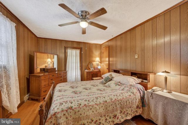 795 HIDEAWAY FARMS RD, Edinburg, VA 22824