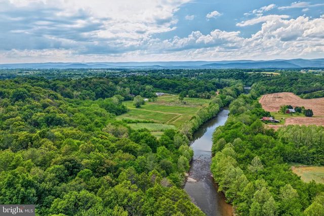 795 HIDEAWAY FARMS RD, Edinburg, VA 22824