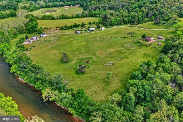795 HIDEAWAY FARMS RD, Edinburg, VA 22824