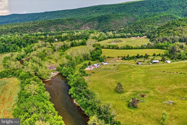 795 HIDEAWAY FARMS RD, Edinburg, VA 22824