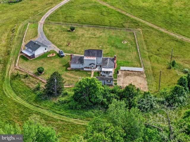 795 HIDEAWAY FARMS RD, Edinburg, VA 22824