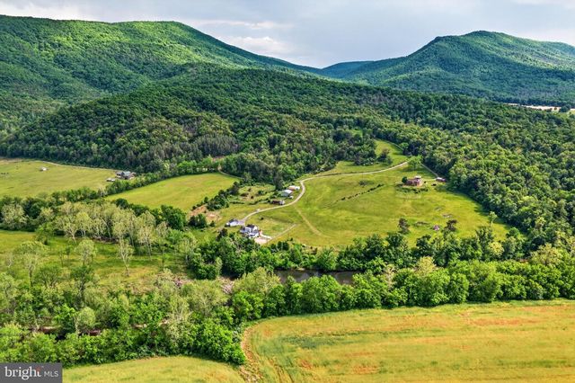 795 HIDEAWAY FARMS RD, Edinburg, VA 22824