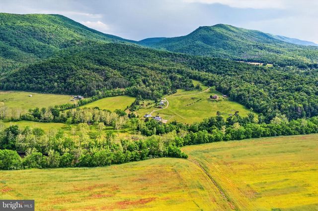 795 HIDEAWAY FARMS RD, Edinburg, VA 22824