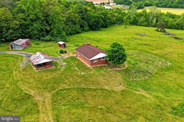 795 HIDEAWAY FARMS RD, Edinburg, VA 22824