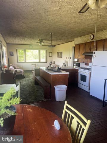 795 HIDEAWAY FARMS RD, Edinburg, VA 22824