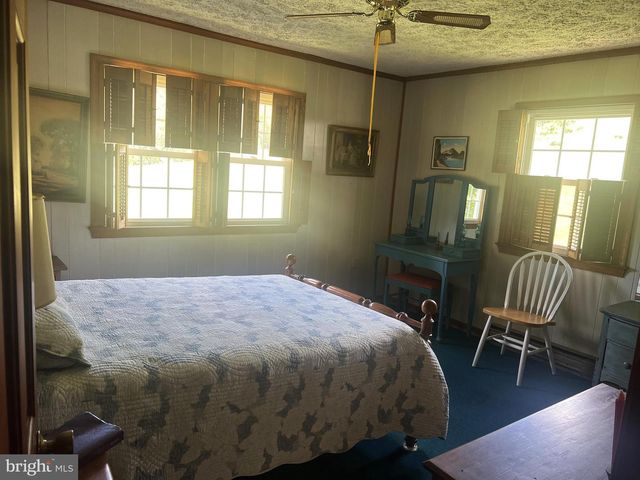 795 HIDEAWAY FARMS RD, Edinburg, VA 22824
