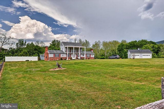 795 HIDEAWAY FARMS RD, Edinburg, VA 22824