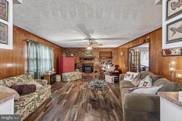 795 HIDEAWAY FARMS RD, Edinburg, VA 22824