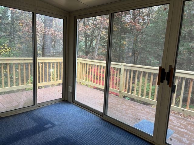 14 Pebble Ridge Road, Amherst, MA 01002