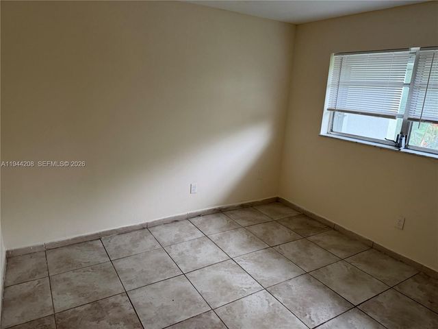 15221 NE 6th Ave A302, Miami, FL 33162