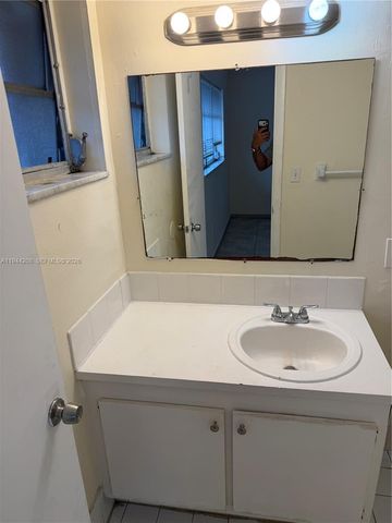 15221 NE 6th Ave A302, Miami, FL 33162