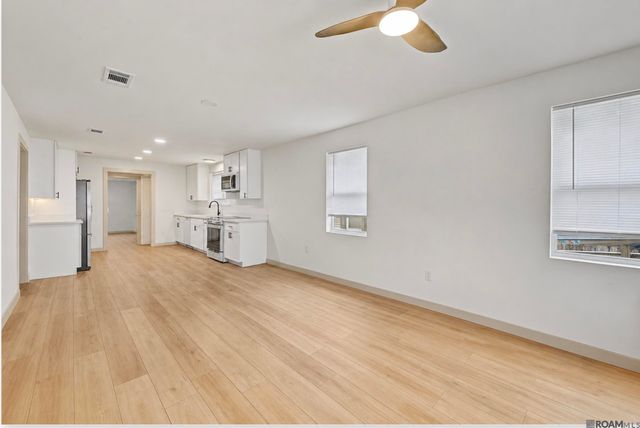 211 E Caldwell St, Gonzales, LA 70737