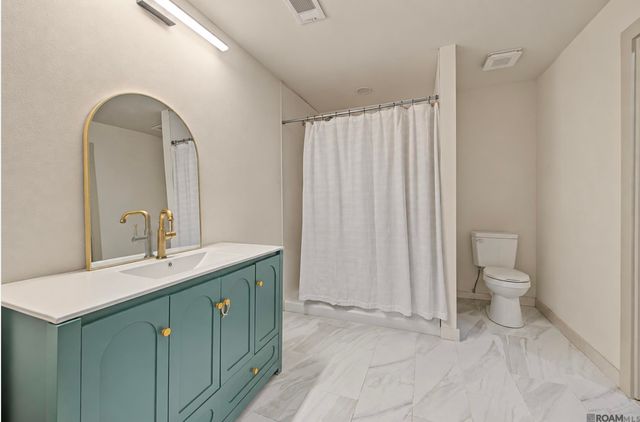 211 E Caldwell St, Gonzales, LA 70737