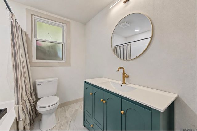 211 E Caldwell St, Gonzales, LA 70737