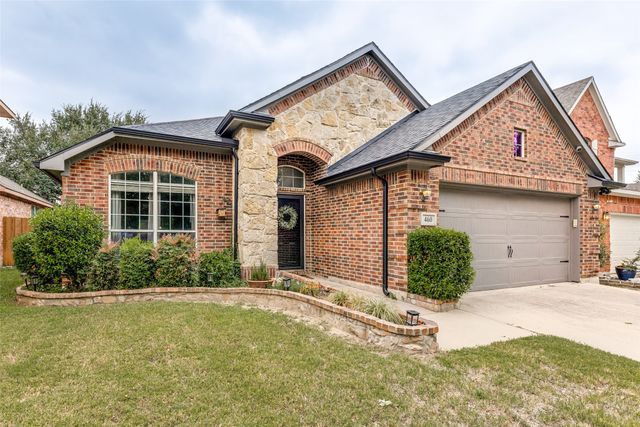 460 Darlington Trail, Fort Worth, TX 76131