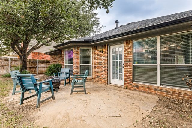 460 Darlington Trail, Fort Worth, TX 76131