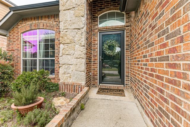 460 Darlington Trail, Fort Worth, TX 76131