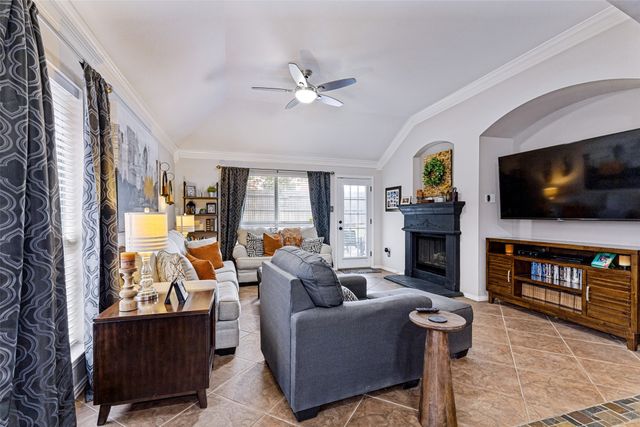 460 Darlington Trail, Fort Worth, TX 76131