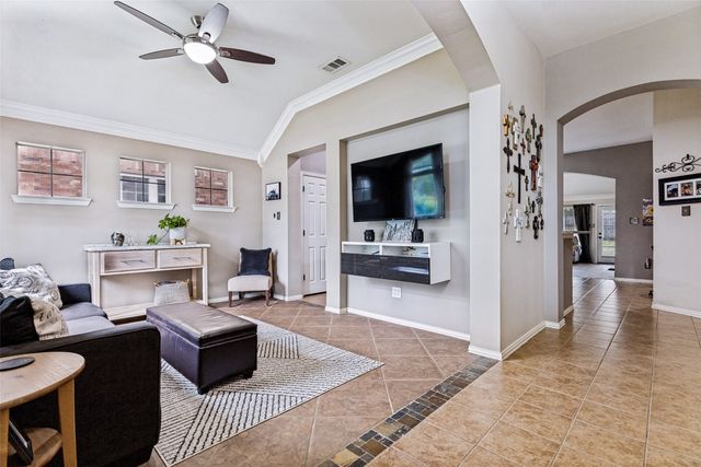 460 Darlington Trail, Fort Worth, TX 76131