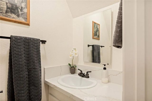 247 Oak Drive, Lake Arrowhead, CA 92352