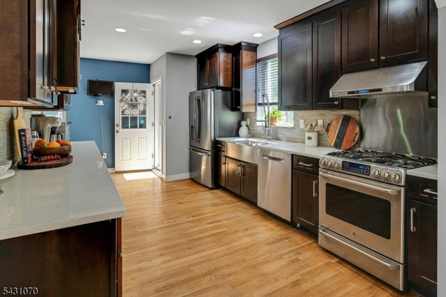 18 Gardiner Pl, Montclair Twp., NJ 07042